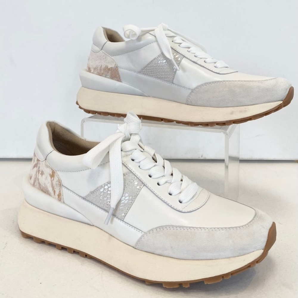 Vaneli Aspen Sneaker Size 9- New-White Nappa/Ice Suedo Combo